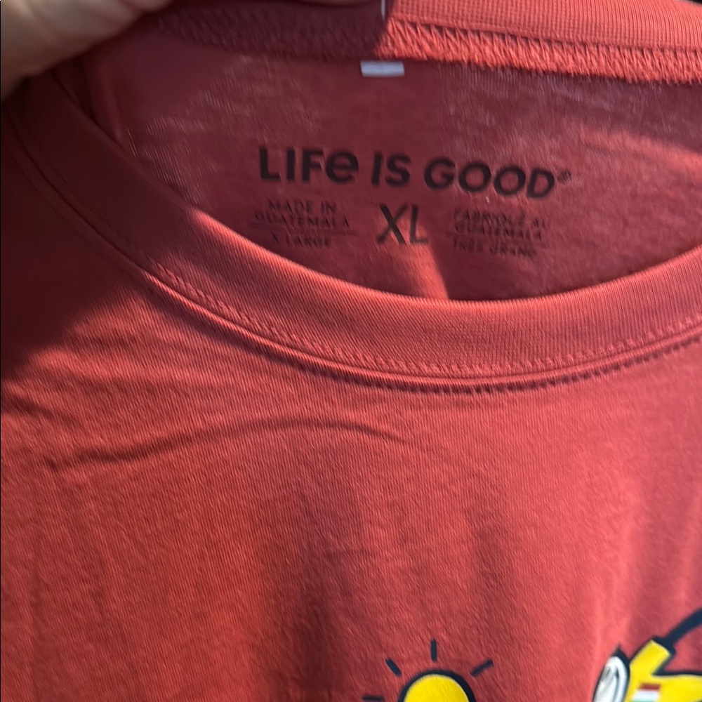 Men’s NWT pinkish orange Life Is Good Happy Hour Graphic Tee. Size XL - Picture 2 of 5